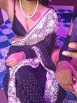 Snapshot of aishas_world chatting on August 1, 11:09 am aishas world online show from August 1, 11:09 am