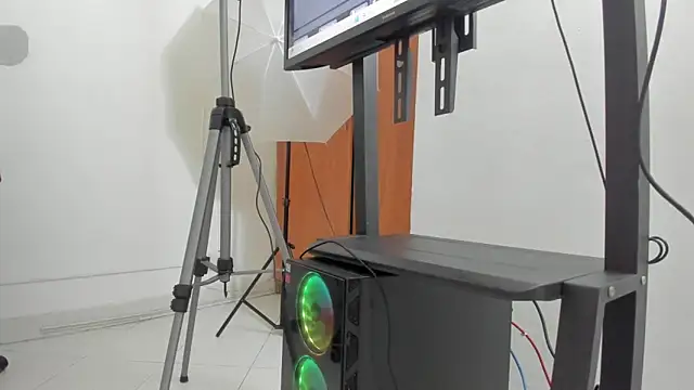 MHONIKBELUCCI online show from March 11, 4:46 pm