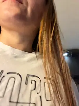 RosaliaVicky online show from December 14, 6:08 am