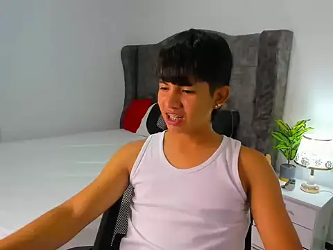 Mikke18 online show from January 13, 2:06 am