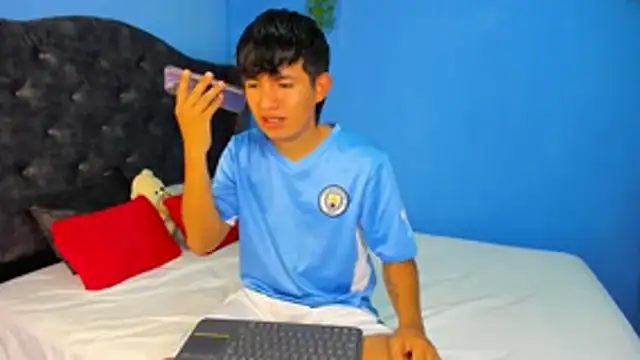 Mikke18 online show from February 5, 8:24 pm