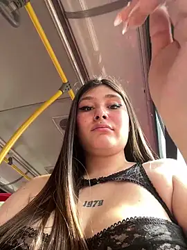 Snapshot of AngieG02_ chatting on December 1, 7:08 pm AngieG02 online show from December 1, 7:08 pm