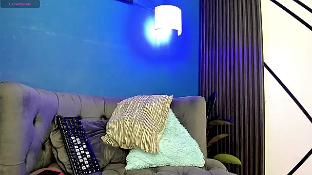 Sky Rivers online show from November 30, 3:10 am