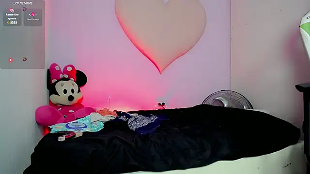 Snapshot of Mishell_hot_ chatting on December 2, 7:53 pm Mishell hot online show from December 2, 7:53 pm