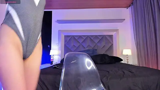 Snapshot of Brenda_Tina chatting on December 17, 8:04 pm Brenda Tina online show from December 17, 8:04 pm