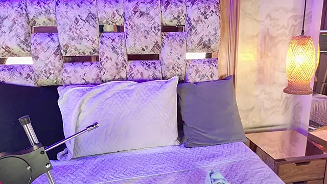 emily dempsey online show from January 12, 7:19 pm