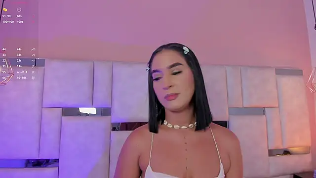 Snapshot of Emily_luve chatting on May 15, 7:54 pm Emily luve online show from May 15, 7:54 pm