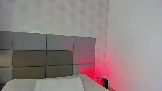 Snapshot of Emily_luve chatting on May 18, 7:20 pm Emily luve online show from May 18, 7:20 pm