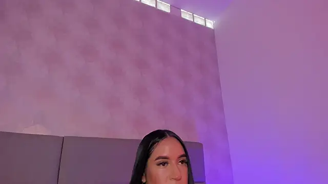 Snapshot of Emily_luve chatting on May 26, 7:54 pm Emily luve online show from May 26, 7:54 pm