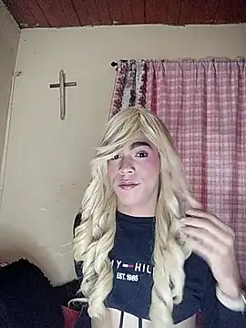 Snapshot of ARES_AND_ALEX chatting on December 16, 9:31 pm ARES AND ALEX online show from December 16, 9:31 pm