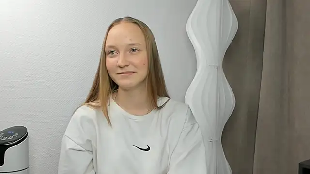 Snapshot of BibiStapler chatting on November 29, 10:18 am BibiStapler online show from November 29, 10:18 am