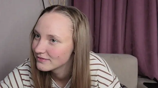 Snapshot of BibiStapler chatting on December 3, 7:34 pm BibiStapler online show from December 3, 7:34 pm