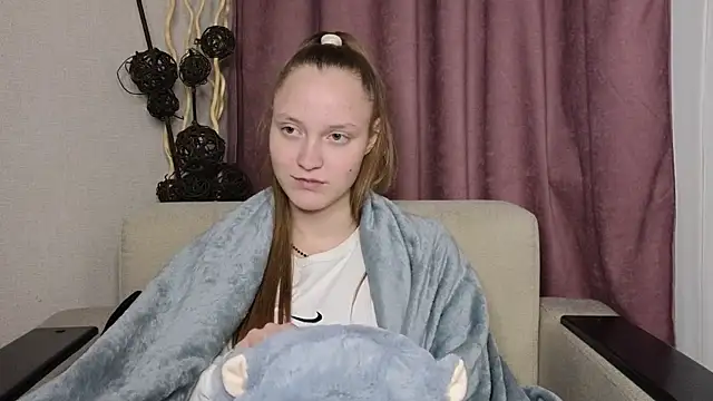 Snapshot of BibiStapler chatting on December 15, 8:13 pm BibiStapler online show from December 15, 8:13 pm