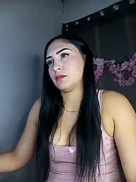 Snapshot of Emy_cutee chatting on December 4, 4:05 pm Emy cutee online show from December 4, 4:05 pm