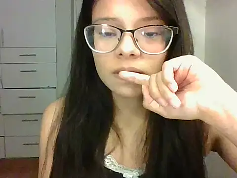 Snapshot of omifresita chatting on March 27, 2:17 pm omifresita online show from March 27, 2:17 pm