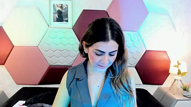 AriaRous online show from April 29, 5:30 pm