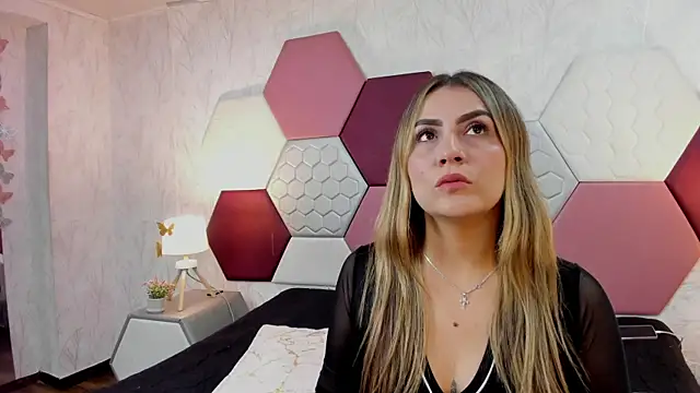 Snapshot of AriaRous chatting on July 12, 2:30 pm AriaRous online show from July 12, 2:30 pm