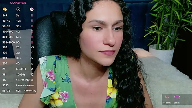 Snapshot of violeta_0426 chatting on December 16, 1:32 am violeta 0426 online show from December 16, 1:32 am