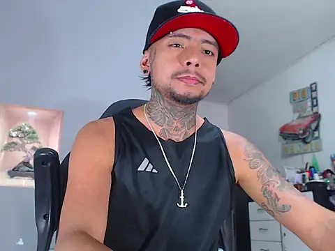 Snapshot of BASTIAN_NICOLAS_ chatting on April 27, 7:23 pm BASTIAN NICOLAS online show from April 27, 7:23 pm