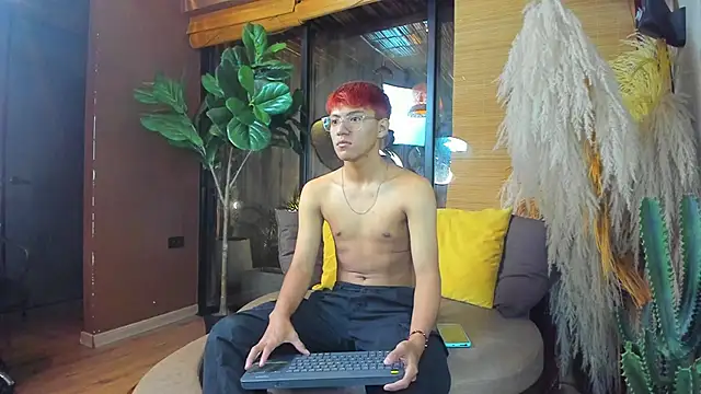 Snapshot of isaac_grimm chatting on December 3, 3:14 am isaac grimm online show from December 3, 3:14 am