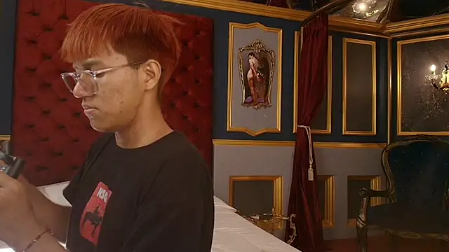 Snapshot of isaac_grimm chatting on December 16, 3:00 am isaac grimm online show from December 16, 3:00 am