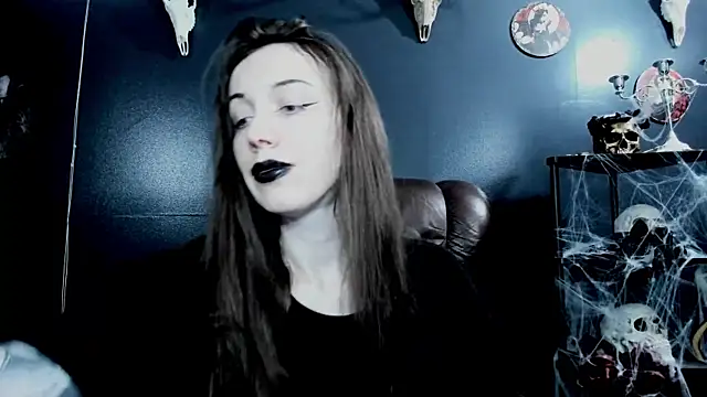 Snapshot of MistressNightmare chatting on December 16, 7:41 pm MistressNightmare online show from December 16, 7:41 pm