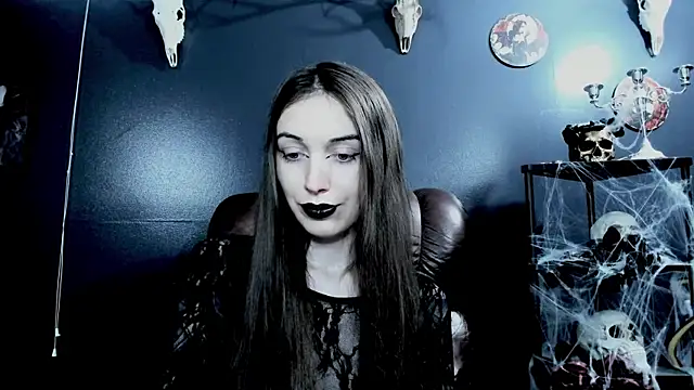 Snapshot of MistressNightmare chatting on December 17, 7:42 pm MistressNightmare online show from December 17, 7:42 pm