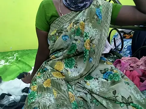Snapshot of tamil_sumathi chatting on June 10, 5:18 am tamil sumathi online show from June 10, 5:18 am