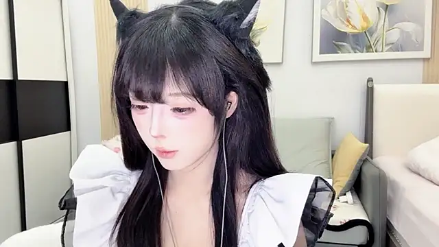 xiaoyu-8888 online show from March 4, 12:00 pm