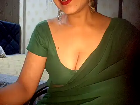 Snapshot of Hotronita123 chatting on July 1, 5:45 pm Hotronita123 online show from July 1, 5:45 pm