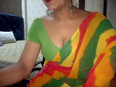 Snapshot of Hotronita123 chatting on July 5, 10:33 am Hotronita123 online show from July 5, 10:33 am