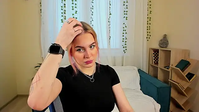 Snapshot of Mellissatea_ chatting on December 17, 5:35 am Mellissatea online show from December 17, 5:35 am