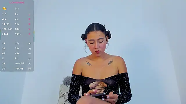 Snapshot of gaby_baby chatting on December 4, 3:27 am gaby baby online show from December 4, 3:27 am