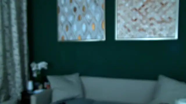 Snapshot of RoxanneJoy chatting on February 4, 5:24 am RoxanneJoy online show from February 4, 5:24 am