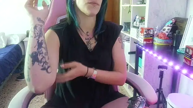 Snapshot of blackrose1997 chatting on May 23, 3:49 pm blackrose1997 online show from May 23, 3:49 pm