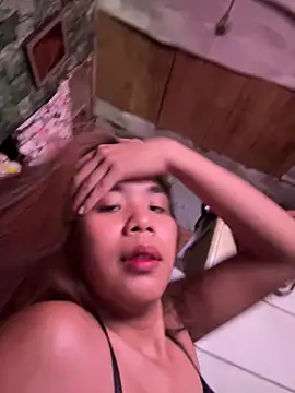 Snapshot of Margaux4U chatting on April 10, 4:06 am Margaux4U online show from April 10, 4:06 am