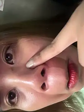 Snapshot of Margaux4U chatting on April 13, 12:43 pm Margaux4U online show from April 13, 12:43 pm
