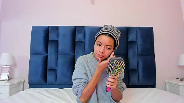 Snapshot of GrishaMochka chatting on December 5, 12:36 pm GrishaMochka online show from December 5, 12:36 pm