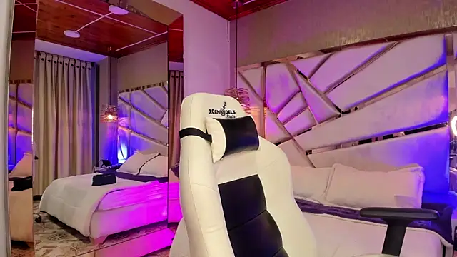 Snapshot of Ivonne_444 chatting on December 2, 1:05 pm Ivonne 444 online show from December 2, 1:05 pm