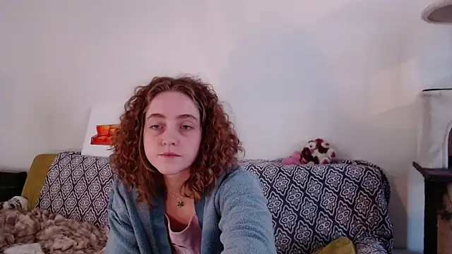 Snapshot of DeliaBlew chatting on January 18, 4:11 pm DeliaBlew online show from January 18, 4:11 pm