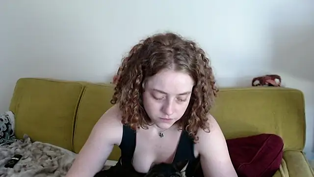 Snapshot of DeliaBlew chatting on May 30, 2:14 pm DeliaBlew online show from May 30, 2:14 pm