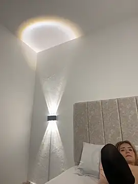 Snapshot of Scarlett_Lee1 chatting on December 3, 12:58 pm Scarlett Lee1 online show from December 3, 12:58 pm