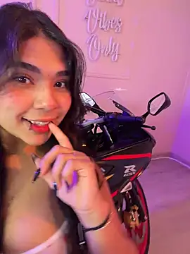 Snapshot of Mylarossi chatting on May 24, 5:29 pm Mylarossi online show from May 24, 5:29 pm