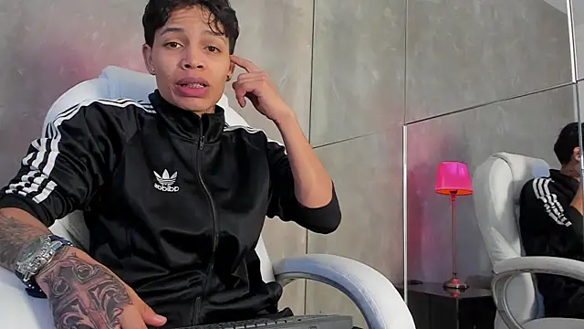 Renzo Dogan online show from December 3, 3:03 am