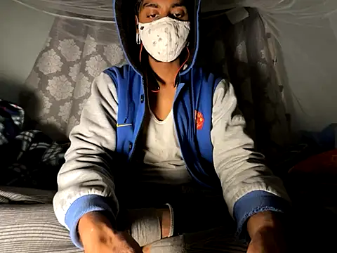 Snapshot of hunterboy2001 chatting on November 30, 4:11 pm hunterboy2001 online show from November 30, 4:11 pm