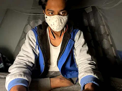 Snapshot of hunterboy2001 chatting on December 2, 4:46 pm hunterboy2001 online show from December 2, 4:46 pm