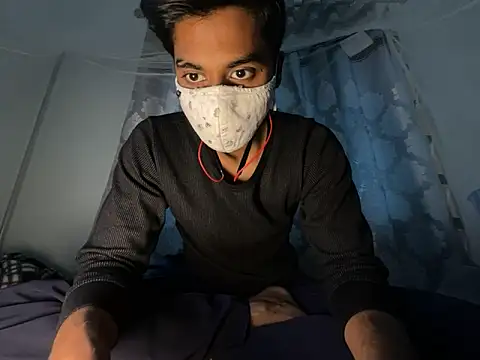 hunterboy2001 online show from December 19, 8:32 am