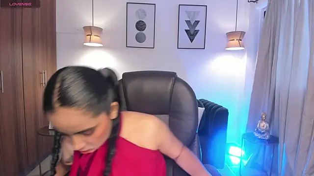 alana martiins online show from December 21, 11:17 am