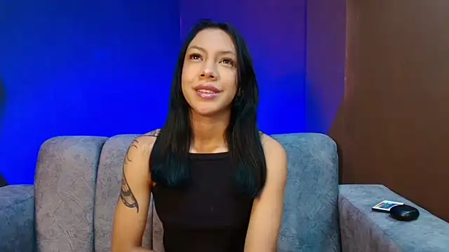 Snapshot of brunette_candyy_ chatting on February 19, 1:18 pm brunette candyy online show from February 19, 1:18 pm