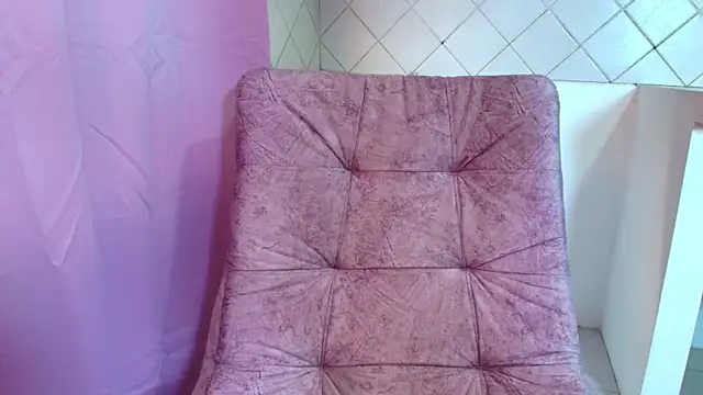 Snapshot of brunette_candyy_ chatting on March 16, 1:48 pm brunette candyy online show from March 16, 1:48 pm